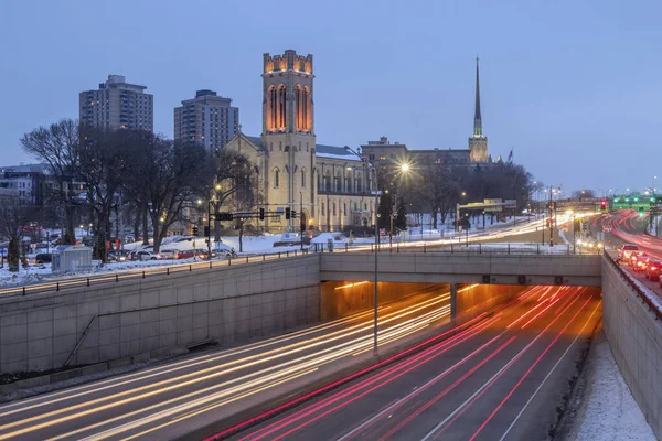 Markeert Bisschoppelijke Kathedraal Hennepin Avenue Verenigde Methodist Kerken Winter Schemering — Stockfoto