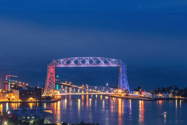 Telephoto Fermer Sur Pont Élévateur Rouge Blanc Bleu Duluth Cours — Photo