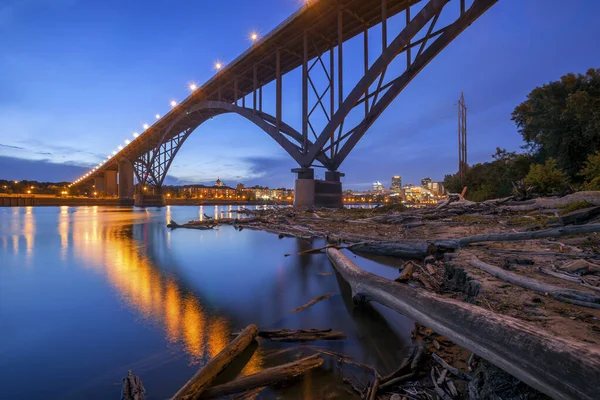 Crépuscule Sous Pont Élevé — Photo