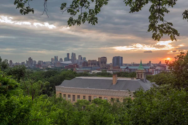 Kleurrijke Zomer Zonsondergang Groothoek Van Prospect Park Minneapolis — Stockfoto