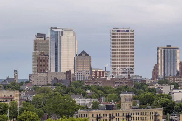 Downtown Milwaukee Close Reflecting Sunset — Stock Photo, Image