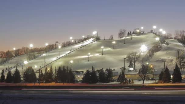 Wide Angle Shot Ski Snowboard Hill Highway Traffic Long Exposure — Stock Video