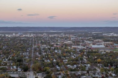 Geniş açı la cross Sabah alacakaranlığı