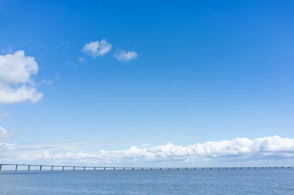 Långa bron i havet — Stockfoto