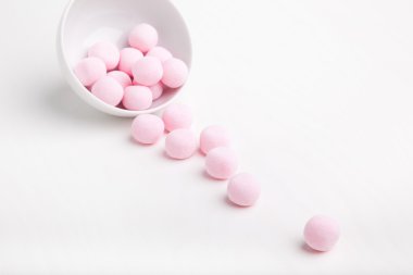 Şeker masada dağınık