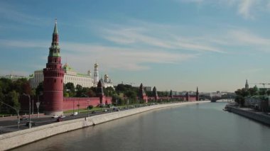 Moskova. Kremlin'in büyük taş köprü görünümü