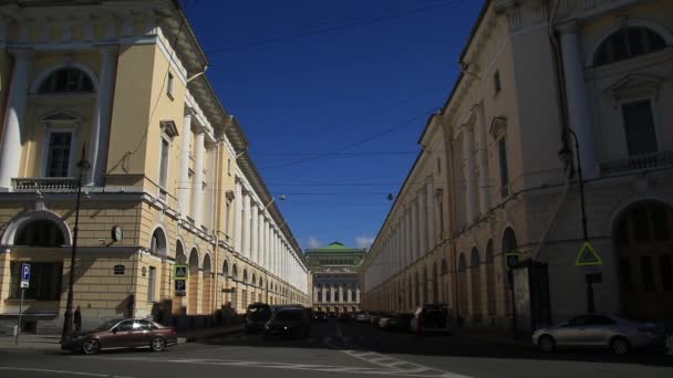 建築家 Rossi ストリートは通りの中央地区のサンクトペテルブルク、ロシアです。. — ストック動画
