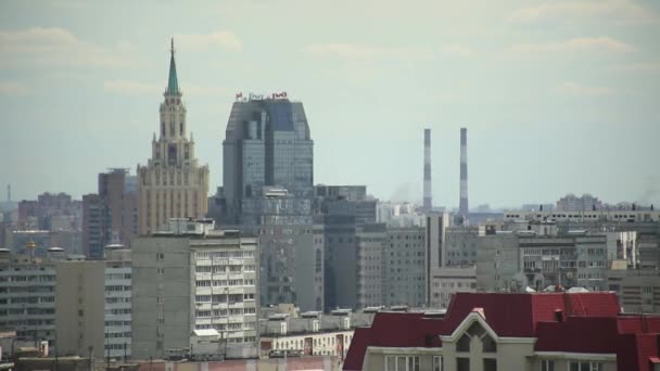 07. června 2015 výhledy na Moskvu. Vysoce vzrosté budovy. — Stock video