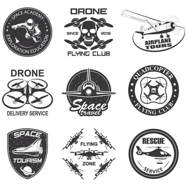 Set di spazio vintage, drone, emblemi di volo aeronautico, etichette, badge — Vettoriale Stock