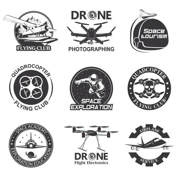 Conjunto de espaço vintage, drone, emblemas de voo aeronáutico, etiquetas, crachás — Vetor de Stock