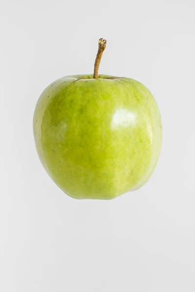 Grönt äpple — Stockfoto