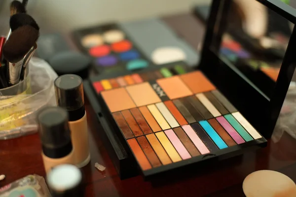 Vrouwelijke make-up kit — Stockfoto