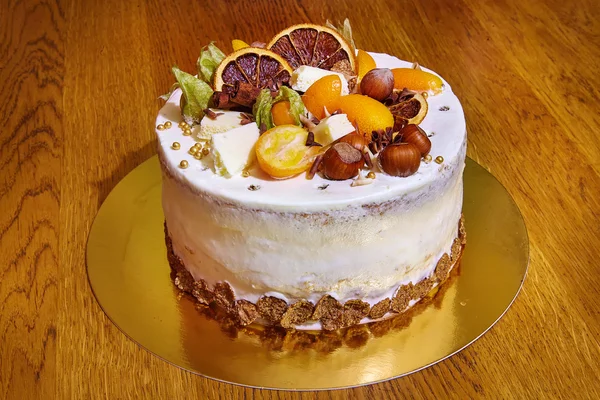 秋のスタイルで装飾されたケーキ — ストック写真