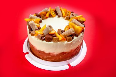 Lezzetli pasta portakal ve çikolata ile.