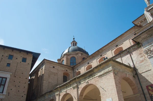 Καθεδρικός Ναός στο Ουρμπίνο κλείστε επάνω, ταξίδια στην Ιταλία — Φωτογραφία Αρχείου