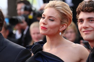 oyuncu sienna miller 