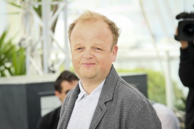 aktör Toby Jones