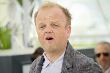 aktör Toby Jones