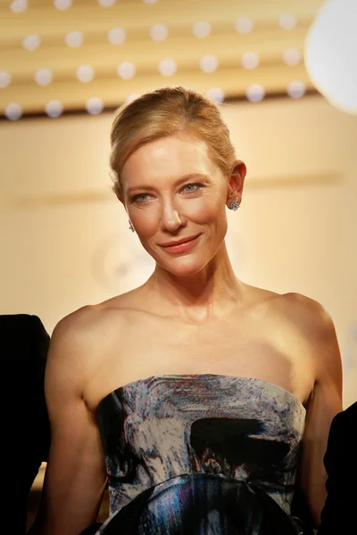 La actriz Cate Blanchett en Cannes 2015 — Foto de Stock
