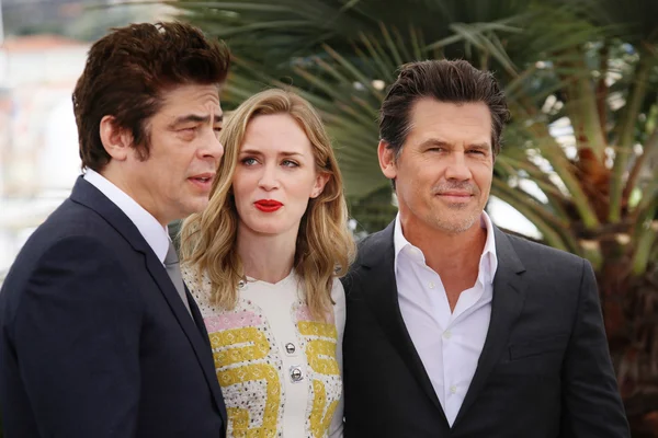 Benicio Del Toro, Emily Blunt e Josh Brolin — Fotografia de Stock