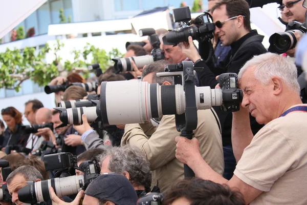 Fotógrafos asisten al 'Monstruo del Dinero' — Foto de Stock