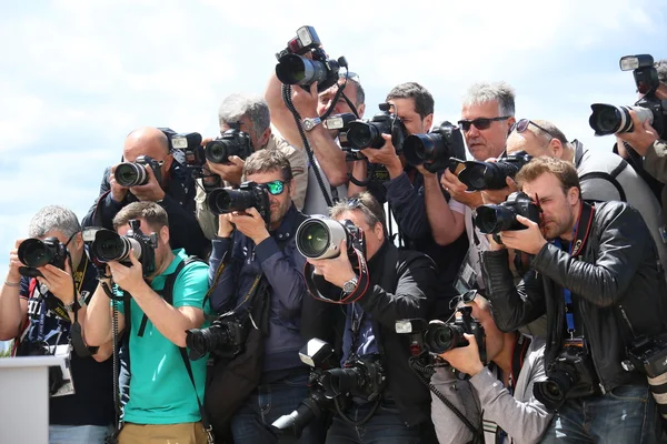 Fotografen besuchen das "Geld-Monster" — Stockfoto