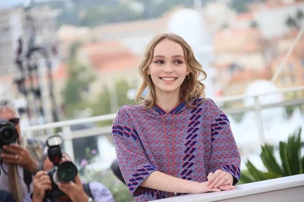 Lilie-Rose Depp besucht die "Tänzerin" — Stockfoto