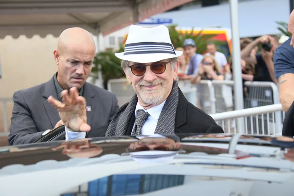 Steven Spielberg asiste a 'The BFG' —  Fotos de Stock