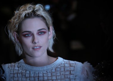 Kristen Stewart, 'Kişisel Alışveriş' e katılıyor.