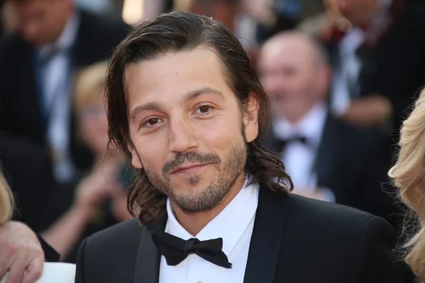 Diego Luna menghadiri 'Elle' — Stok Foto