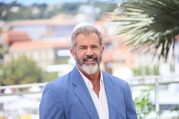  Mel Gibson, Kan Babası 'na katılıyor.