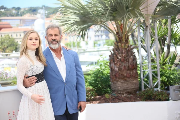 Mel Gibson navštěvuje 'Krvavého otce' — Stock fotografie