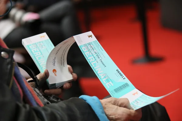 A Berlinale movie ticket attends the '45 Years' press conference — Stock Photo, Image