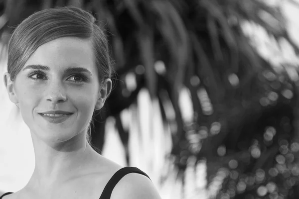 La actriz Emma Watson asiste a la fotollamada 'The Bling Ring' —  Fotos de Stock