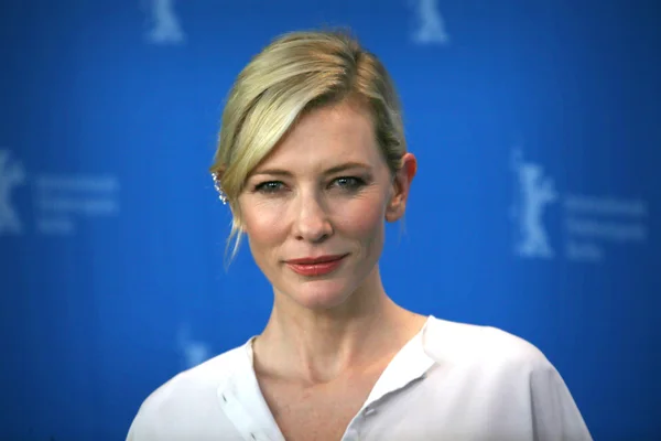 Cate Blanchett woont de photocall 'Assepoester' — Stockfoto