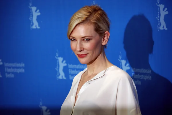 Cate Blanchett uczęszcza photocall "Kopciuszek" — Zdjęcie stockowe