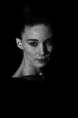Rooney Mara 'Yan etkileri' prömiyeri katılır