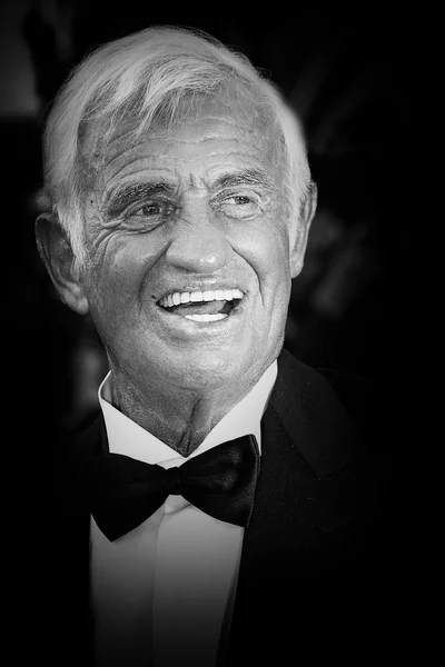 Jean-paul belmondo besucht "der biber" premiere — Stockfoto