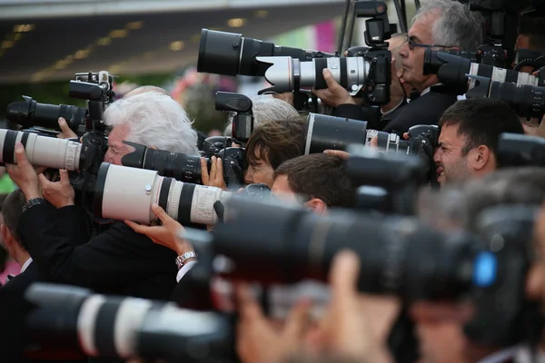 Fotógrafos asisten al estreno de The Expendables 3 — Foto de Stock