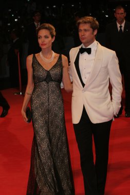 Angelina jolie ve brad pitt