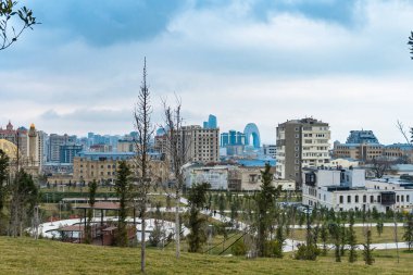 Central Park 'ta hava soğuk. Bakü, Azerbaycan. 15.02.2025.