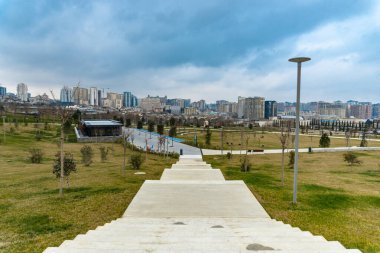 Central Park 'ta hava soğuk. Bakü, Azerbaycan. 15.02.2025.