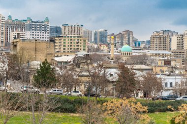Central Park 'ta hava soğuk. Bakü, Azerbaycan. 15.02.2025.