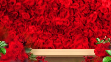 Ahşap masa üstü görsel olarak romantik atmosferle güçlendirilmiş. Ürün sunumu, aşk ve düğün konsepti.