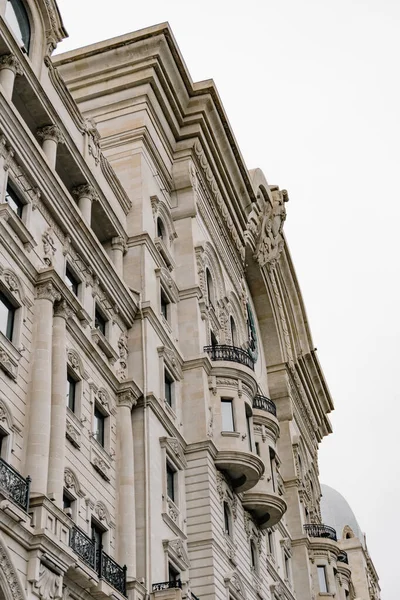 Şehir mimarisi. Bakü, Azerbaycan. 21.09.2025.