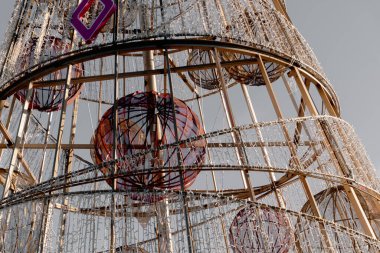 Bakü Bulvarı 'nda yeni yıl havası. Bakü, Azerbaycan. 13.12.2025.