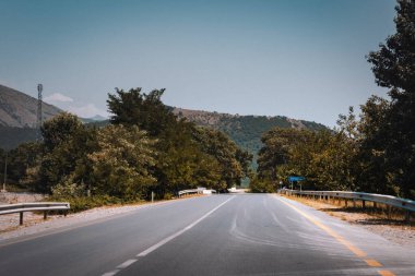 Sheki-Oguz yolu. Yaz macera titreşimleri.