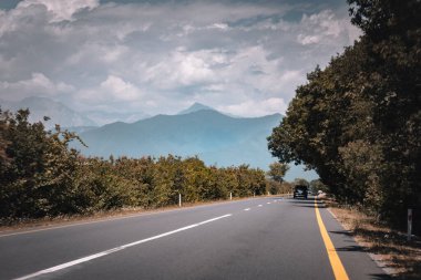 Sheki-Oguz yolu. Yaz macera titreşimleri.