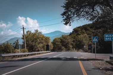 Sheki-Oguz yolu. Yaz macera titreşimleri.