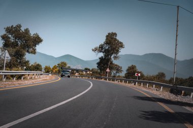 Sheki-Oguz yolu. Yaz macera titreşimleri.